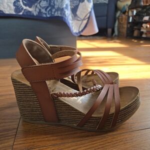 Women’s Brown Wedge Sandals - Strappy Braided Design